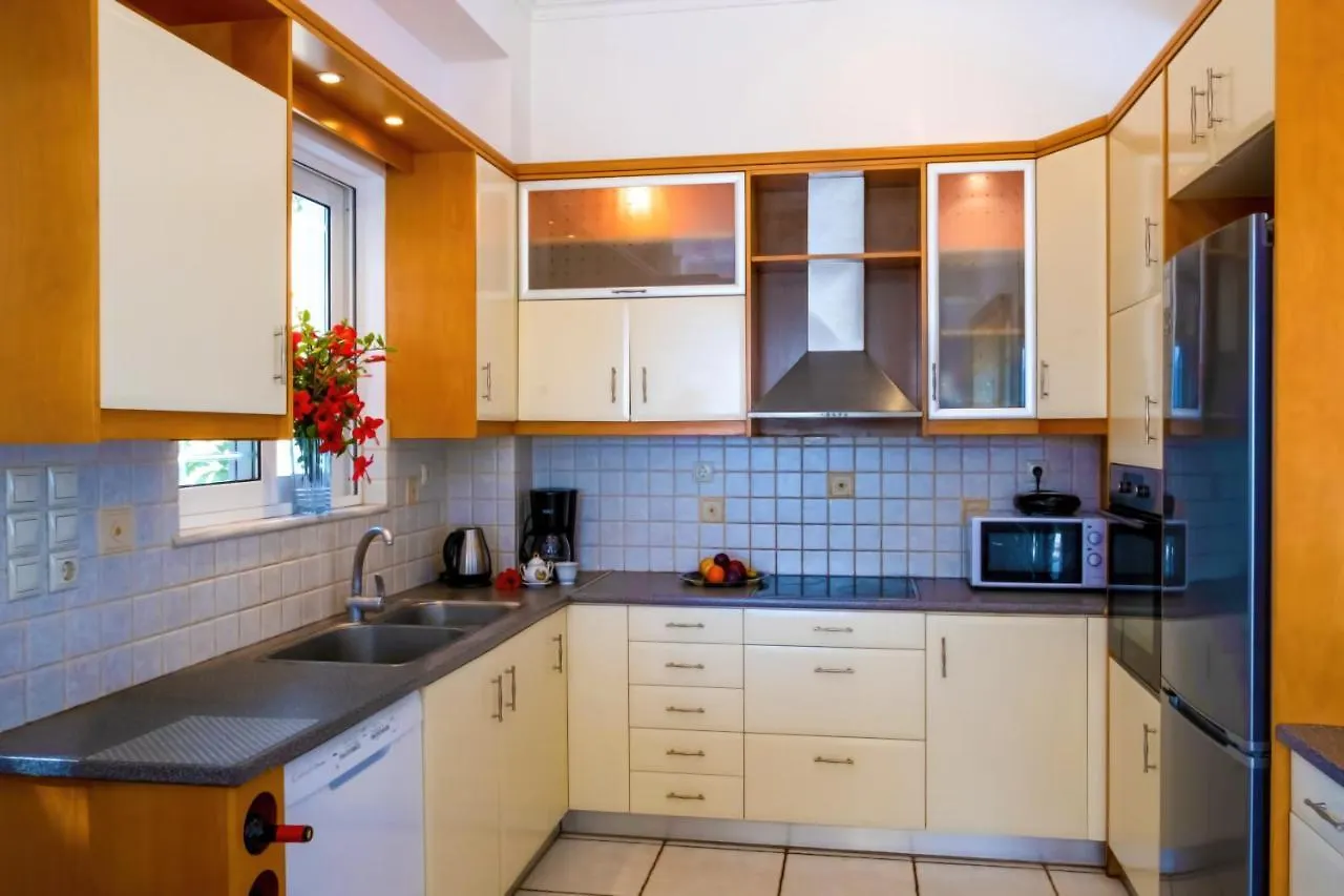 Villa Afroditi In Chania Near Airport With Private Pool, Free Wi-Fi, Souda Bay Views, Garden Oasis Kounoupidhiana