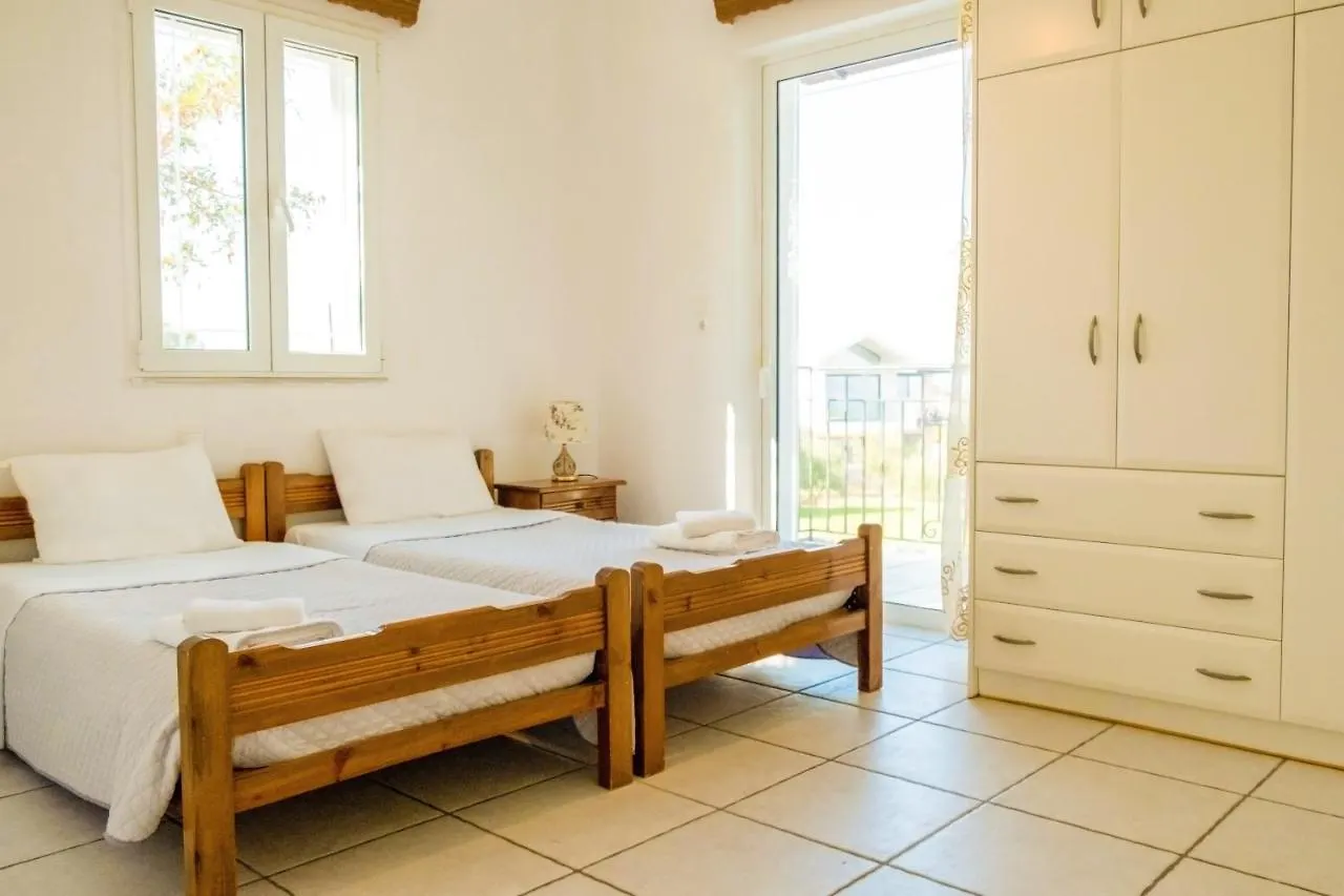 Villa Afroditi In Chania Near Airport With Private Pool, Free Wi-Fi, Souda Bay Views, Garden Oasis Kounoupidhiana