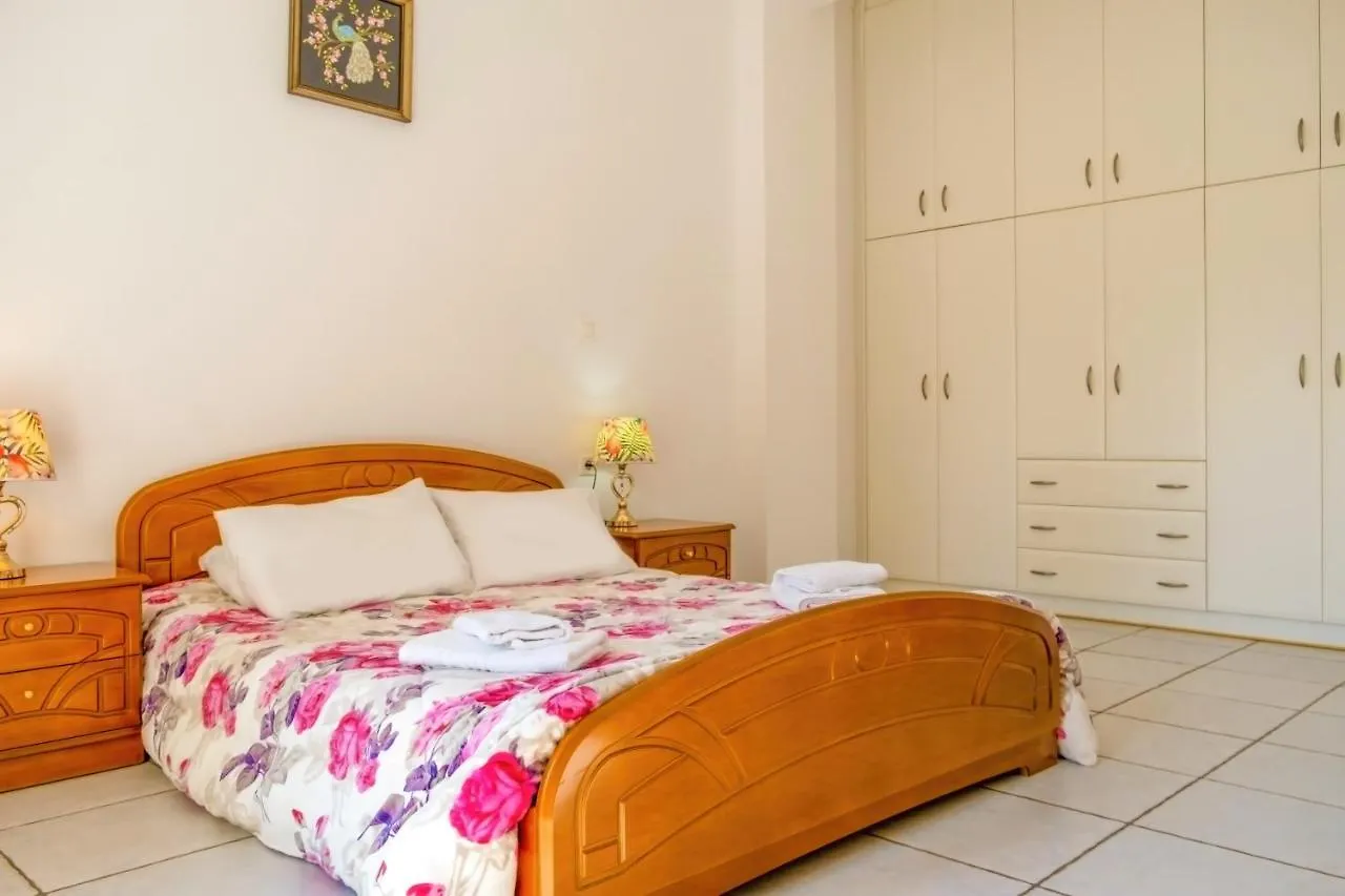 Villa Afroditi In Chania Near Airport With Private Pool, Free Wi-Fi, Souda Bay Views, Garden Oasis Kounoupidhiana