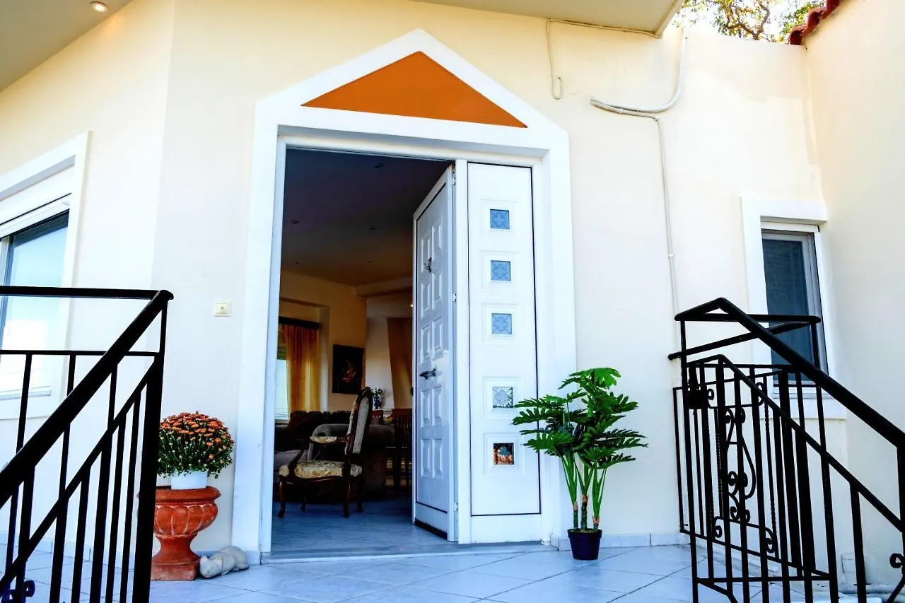 Villa Afroditi In Chania Near Airport With Private Pool, Free Wi-Fi, Souda Bay Views, Garden Oasis Kounoupidhiana