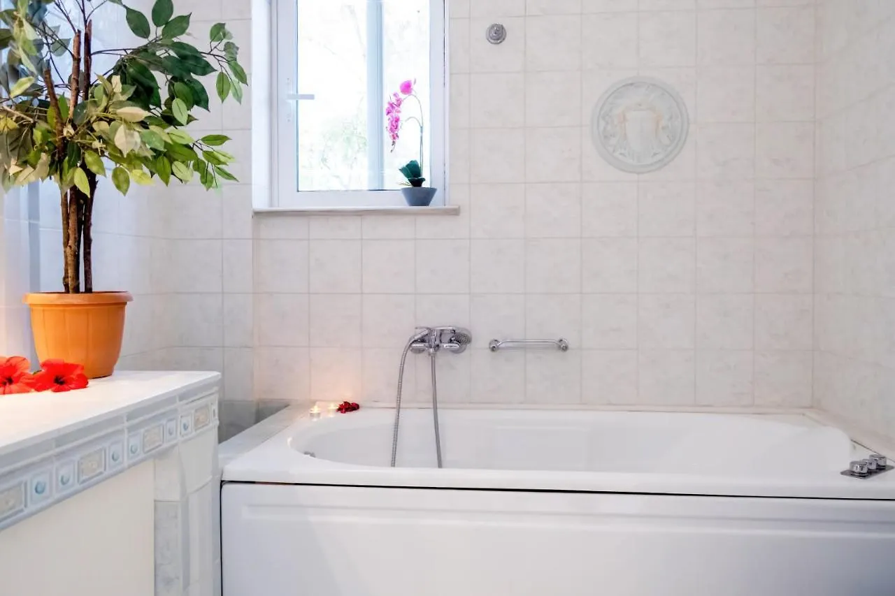 Villa Afroditi In Chania Near Airport With Private Pool, Free Wi-Fi, Souda Bay Views, Garden Oasis Kounoupidhiana 0*,