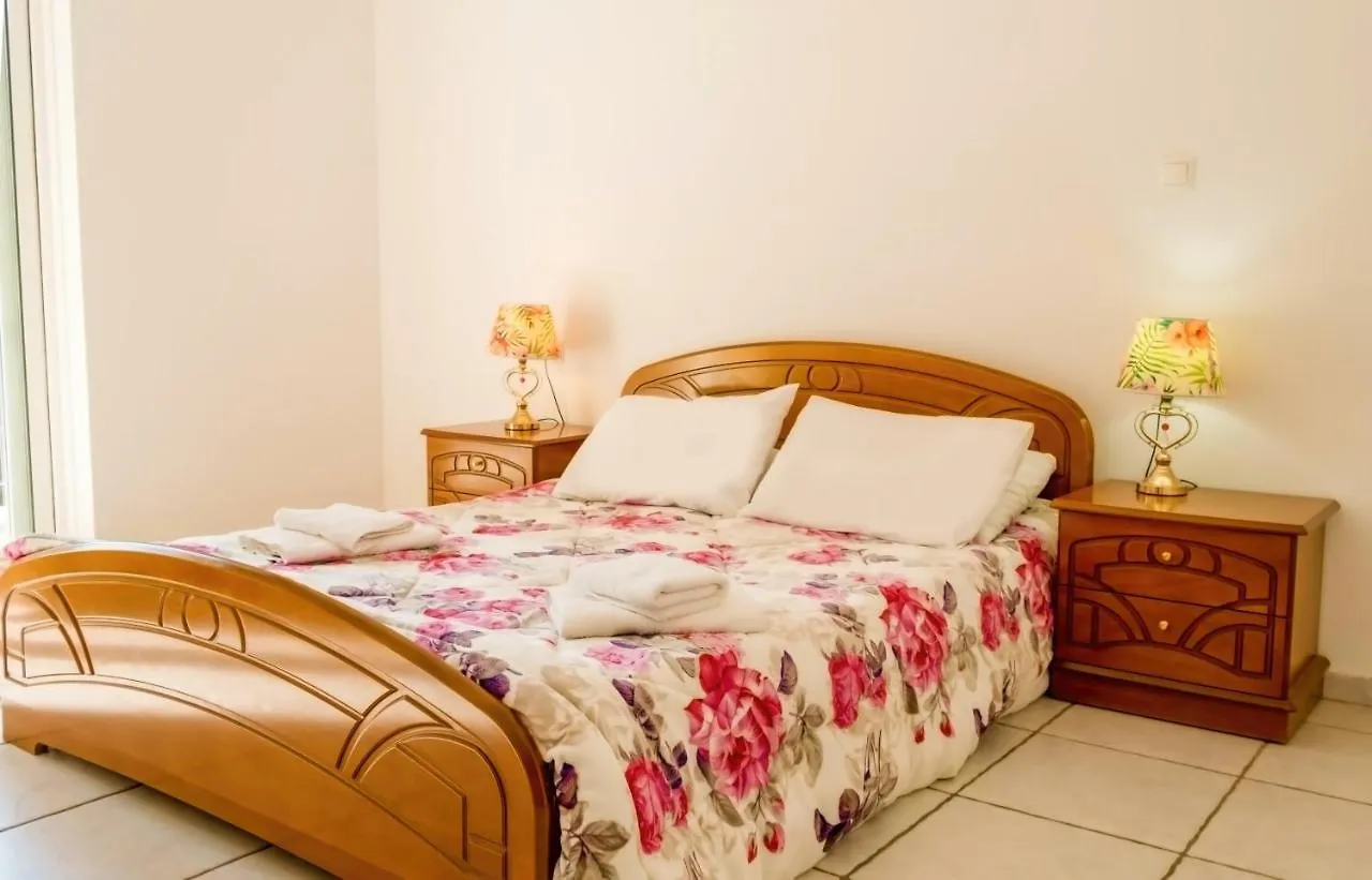 Villa Afroditi In Chania Near Airport With Private Pool, Free Wi-Fi, Souda Bay Views, Garden Oasis Kounoupidhiana